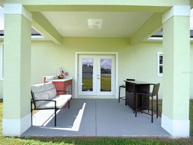 Building Photo - 2324 SW 168th Loop