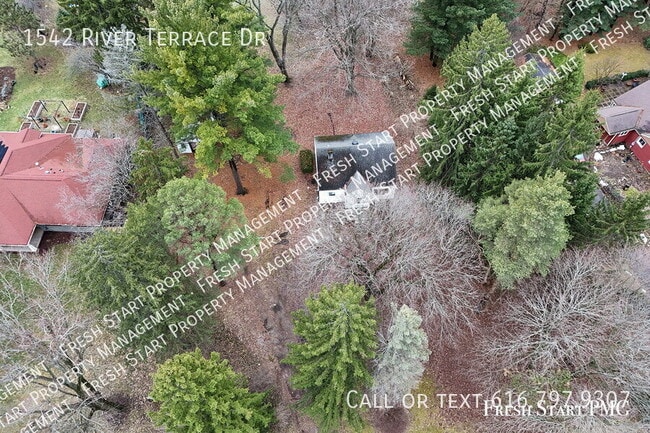 Building Photo - 1542 River Terrace