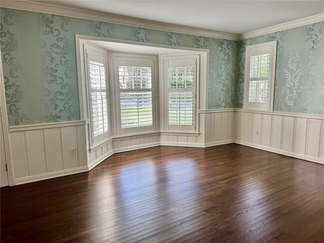 Building Photo - 912 S Himes Ave