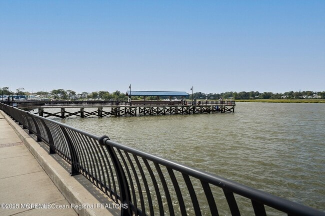 Building Photo - 54 Main St