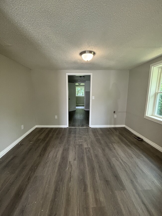 Building Photo - 4009 Grasselli Ave SW