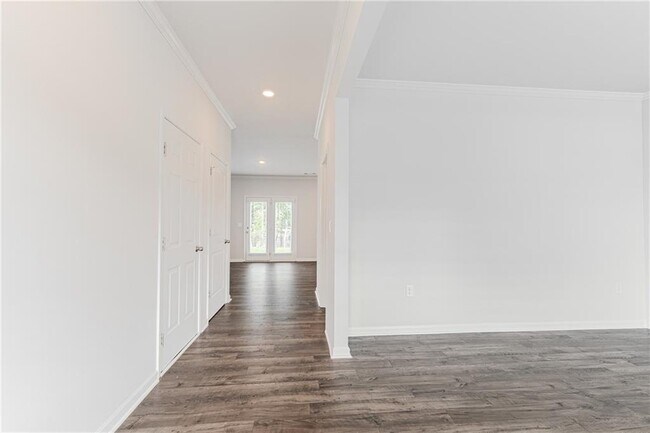 Building Photo - 545 King Vlg
