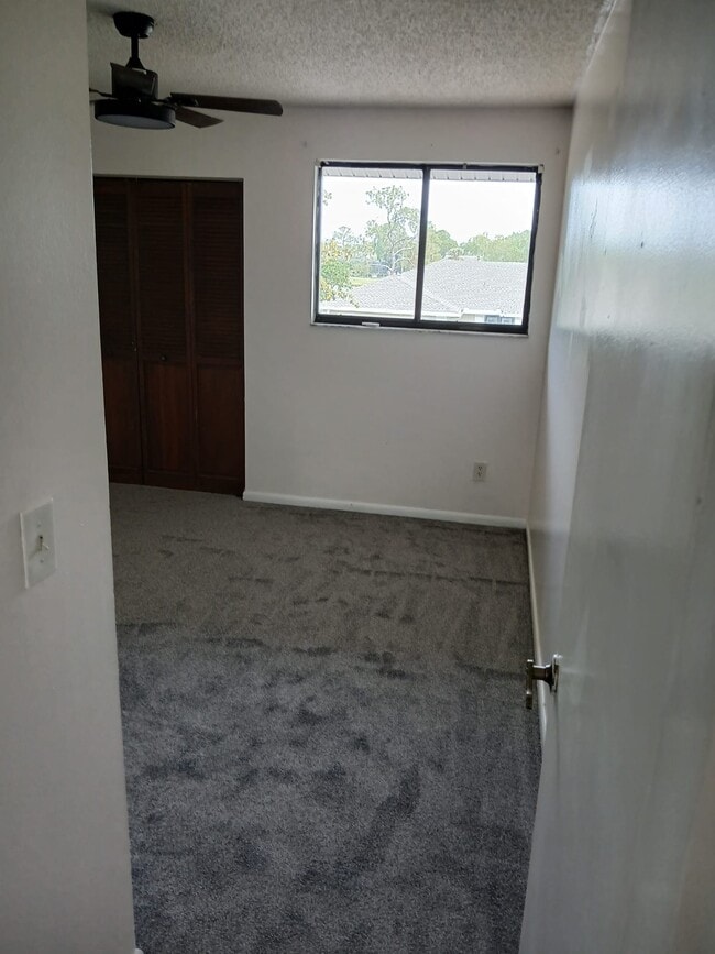 Building Photo - 4624 Landscape Dr