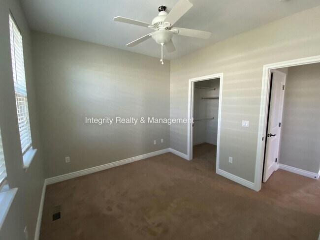 Building Photo - 7840 Inverness Blvd