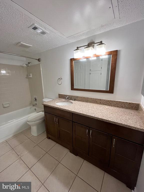 Building Photo - 1524 Lincoln Way