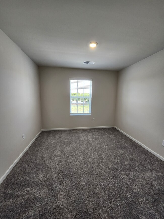 Building Photo - 712 Peyden Ln