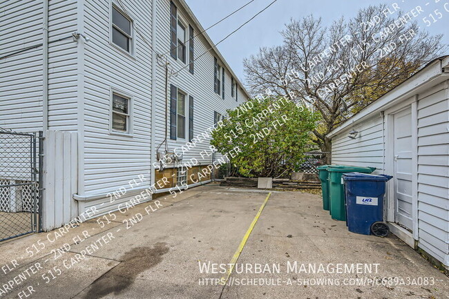 Building Photo - Convenient Central Oak Park!