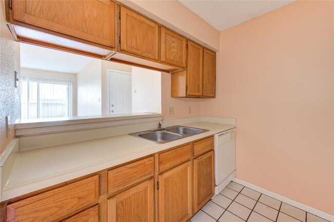 Building Photo - 2120 El Paseo St