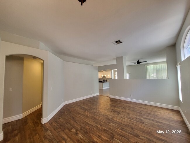 Building Photo - 10124 Hill Country Ave