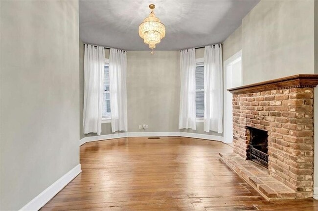 Building Photo - 952 Myrtle St NE