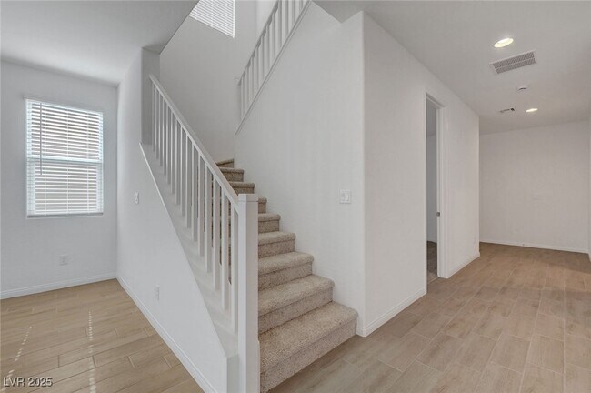 Building Photo - 9885 Angel Valley Dr