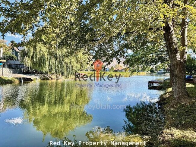 Building Photo - Lakeview Dr. Single Family Home