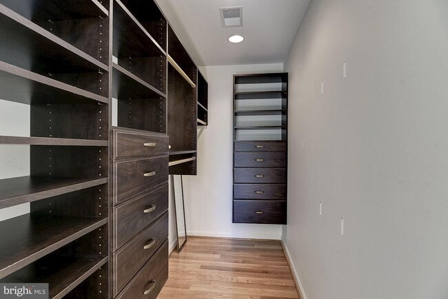 Building Photo - 10706 Symphony Way