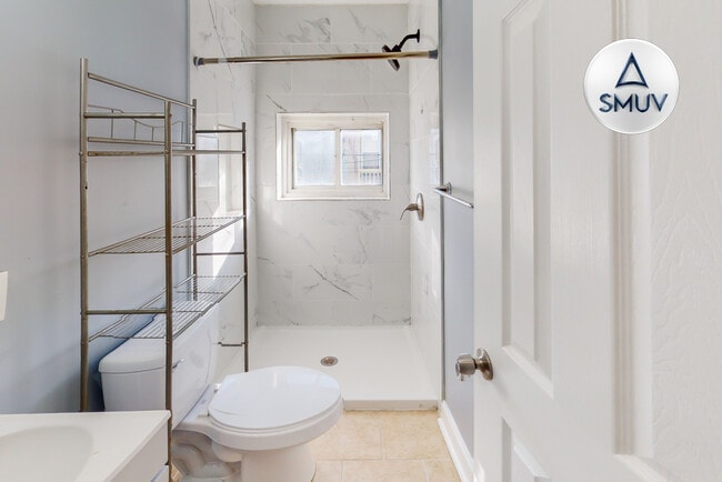 Building Photo - 501 N Belnord Ave