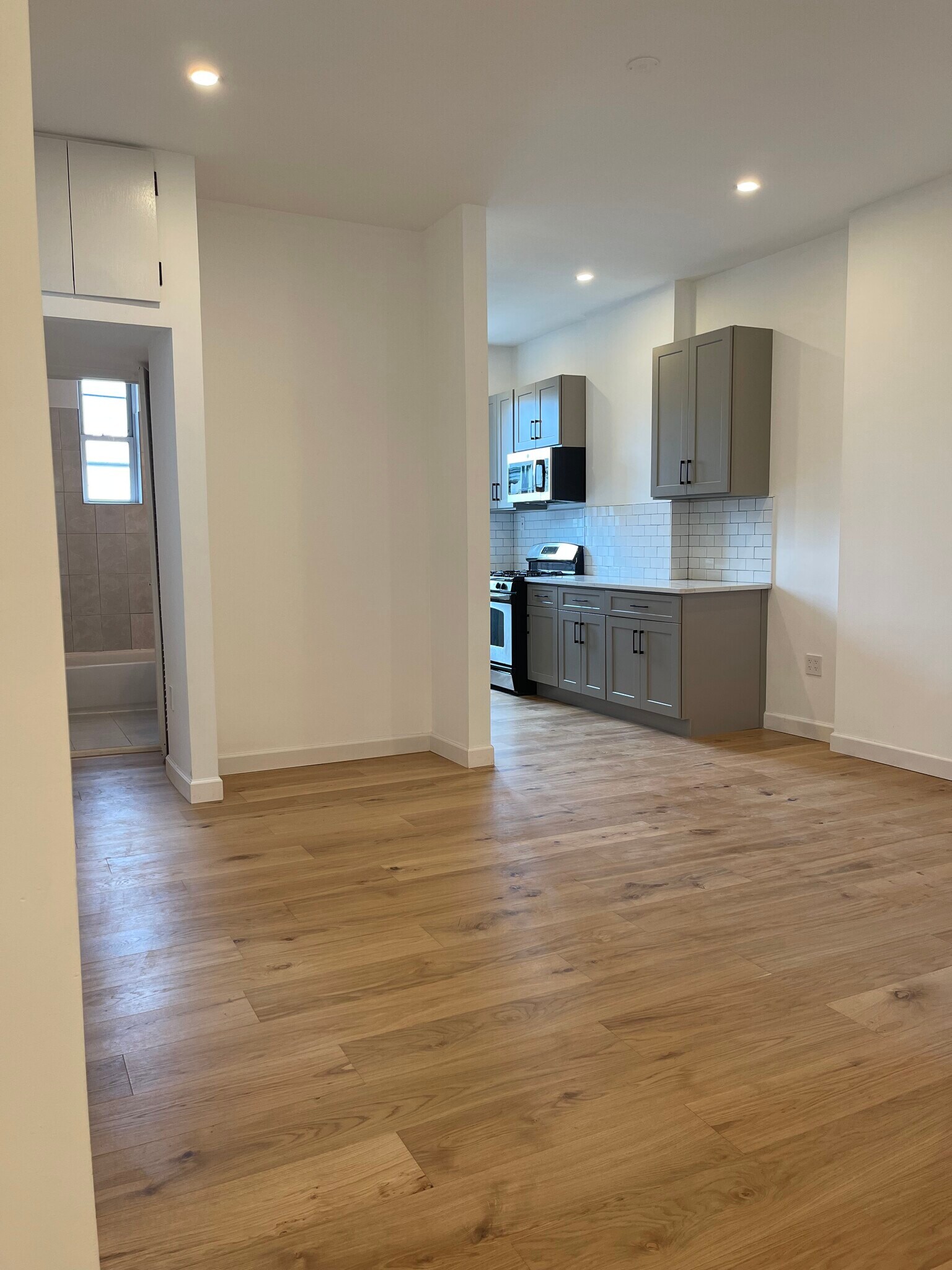 Dining Room - 1813 Linden St