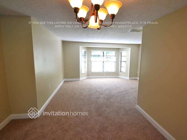 Building Photo - 5902 Buck Run Dr
