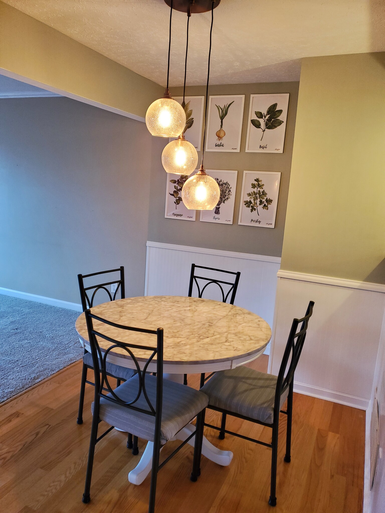 Dining area table & chairs included - 135 Westbrooke Ln