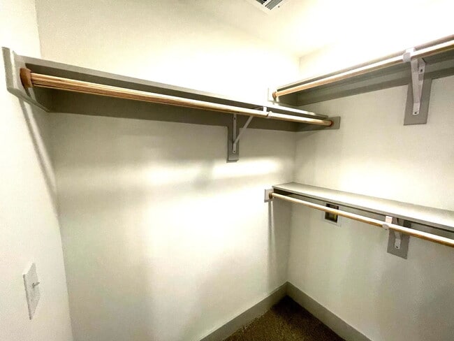 Building Photo - 2601 N Austin Ave