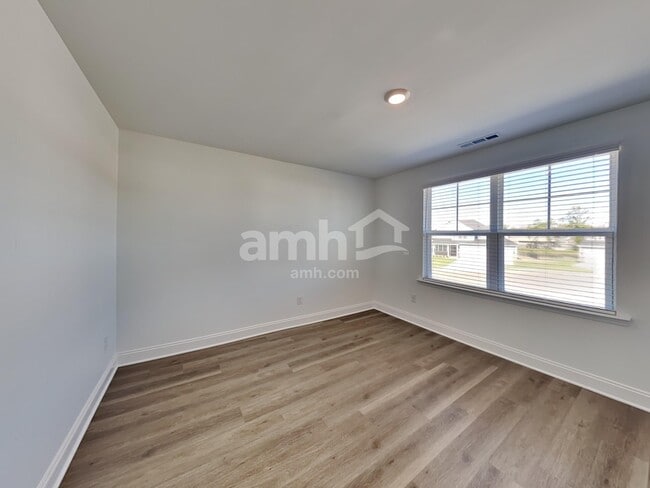 Building Photo - 5307 Trust Dr