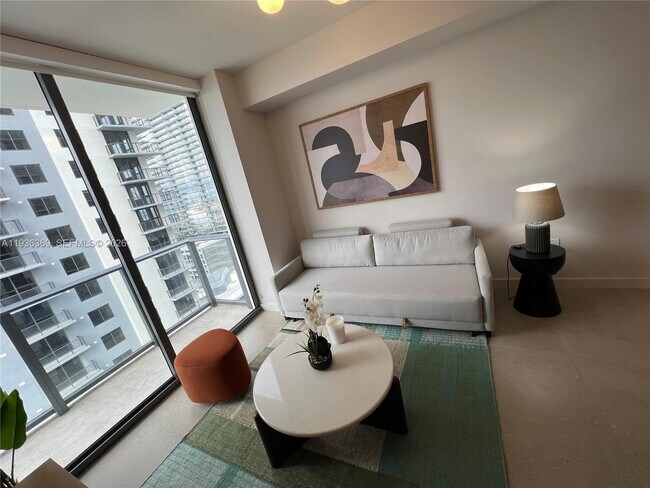 Building Photo - 11 NE 6th St