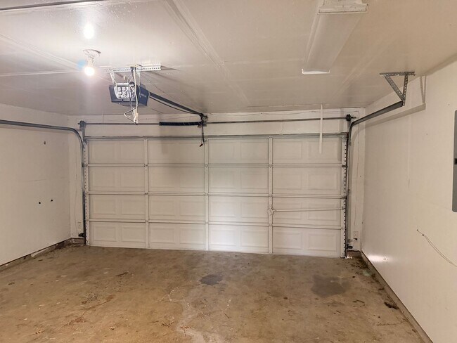 Building Photo - 10504 Aransas Dr