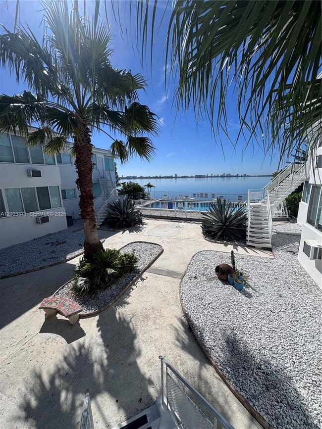 Building Photo - 1840 S Treasure Dr