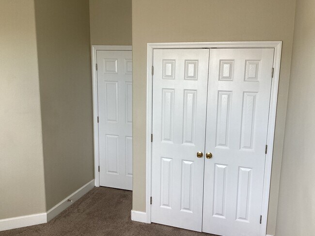 Building Photo - 1189 Venetian Harbor Drive NE
