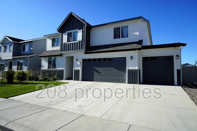 Building Photo - 245 E Caldera St