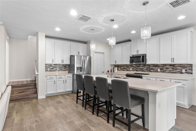 Building Photo - 3211 Turret Dr