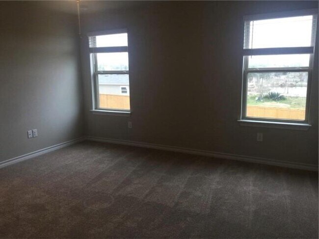 Building Photo - 7307 Albany Dr