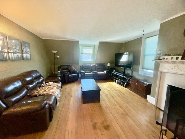 Building Photo - 81 Church St