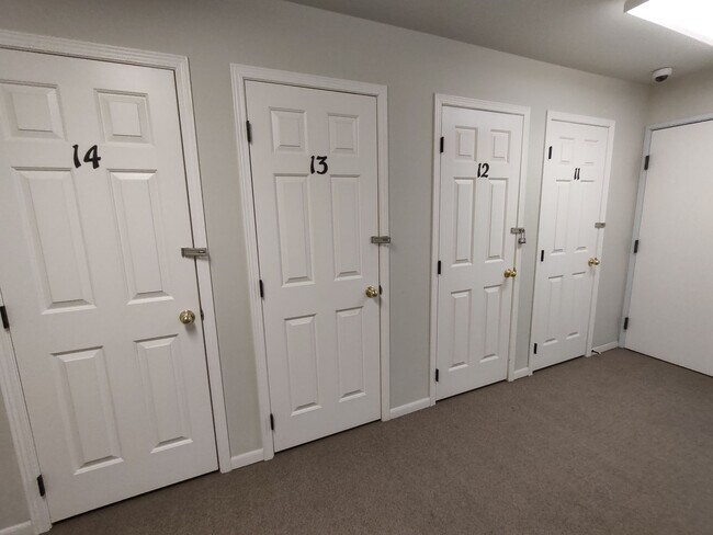 Building Photo - Diamond Valley Apartments Plan F