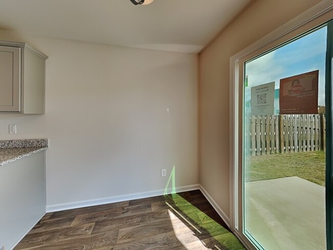 Building Photo - Ashton Lakes! Fenced in Backyard!!