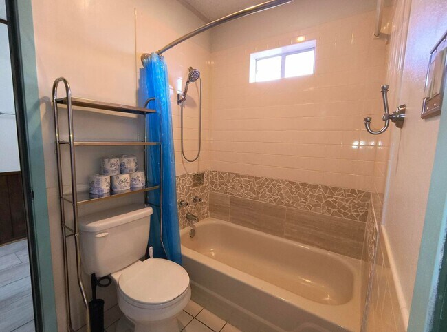 Building Photo - Comfortable 3 bedroom, 2 bath home in the WALL SCHOOL DISTRICT! AVAILABLE NOW!