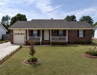 Building Photo - 5133 Thackeray Dr