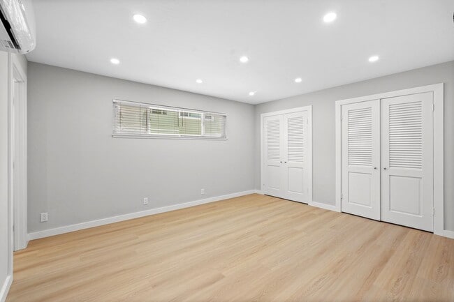 Building Photo - 836 Blair Ave