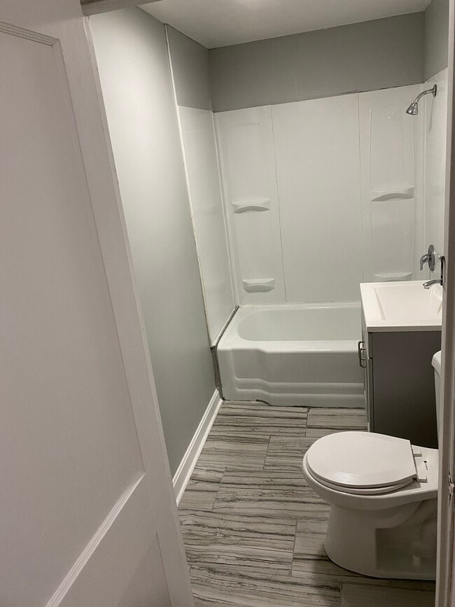 Building Photo - 156 Cedar St