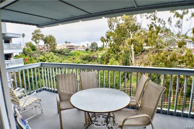 Building Photo - 220 Avenida Montalvo