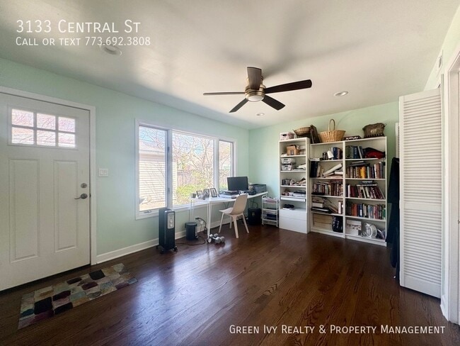 Building Photo - 3133 Central St