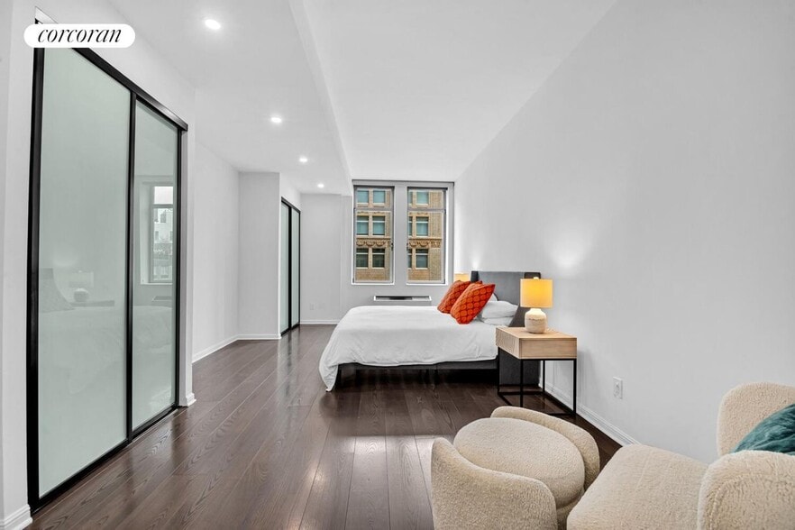 Building Photo - 252 7th Ave