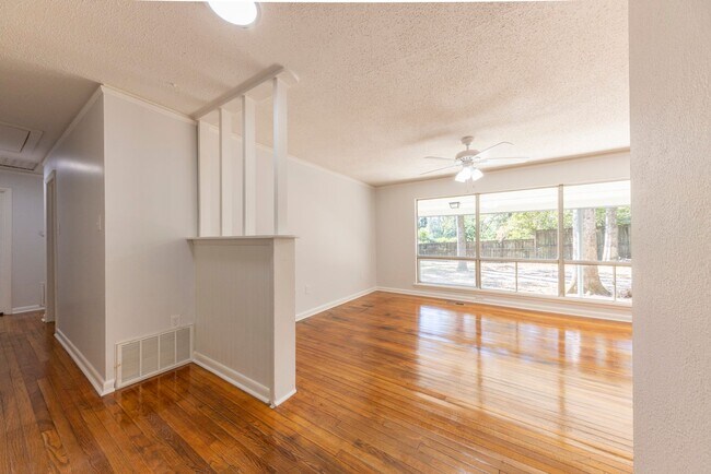 Building Photo - Welcome home!