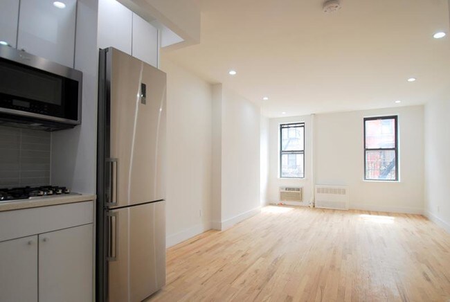 Primary Photo - 263 West 19th Street