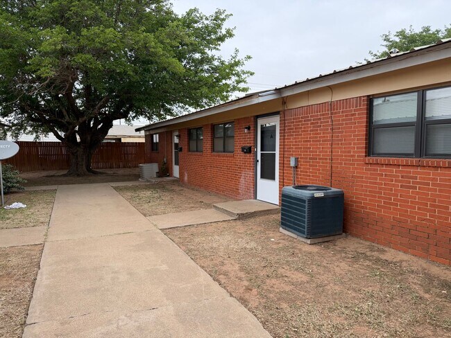Building Photo - 451035