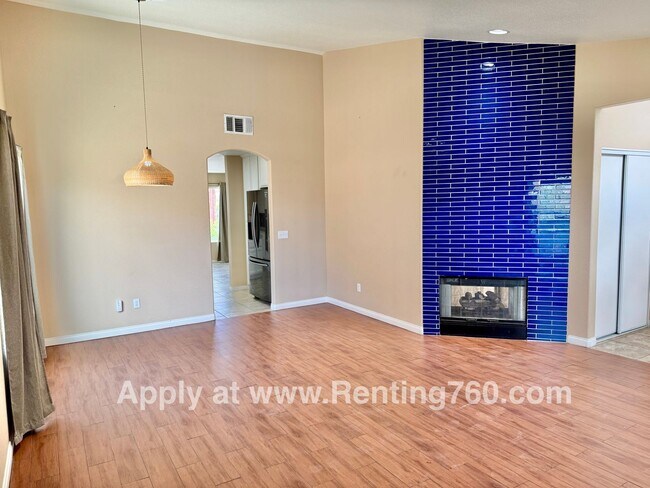 Building Photo - Spacious 4 Bedroom Home in Copper hills Ne...
