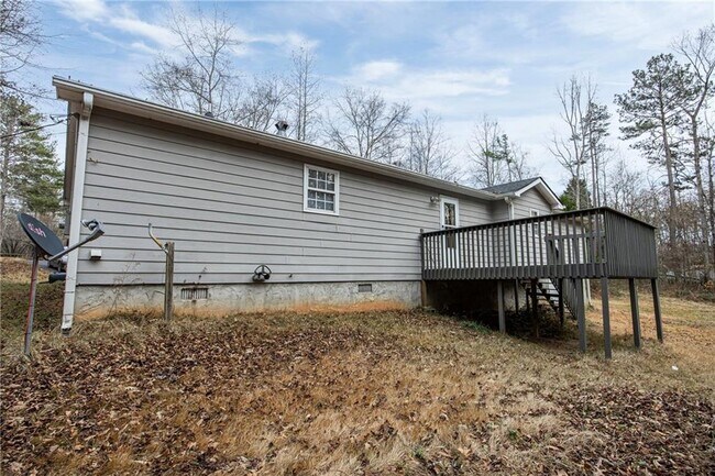 Building Photo - 176 White Tail Hills Dr