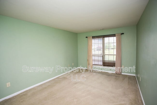 Building Photo - 315 Steeplechase Ct