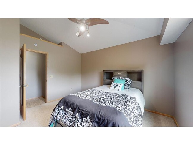 Building Photo - 2079 Woodbridge Way
