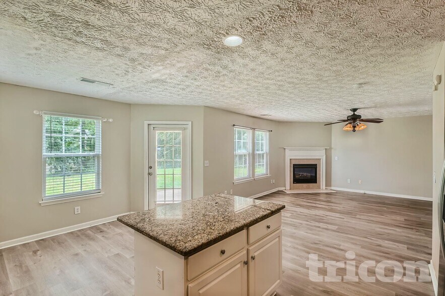 Building Photo - 5251 Miranda Way