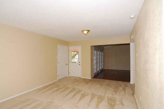 Building Photo - 3151 Kinkaid Dr