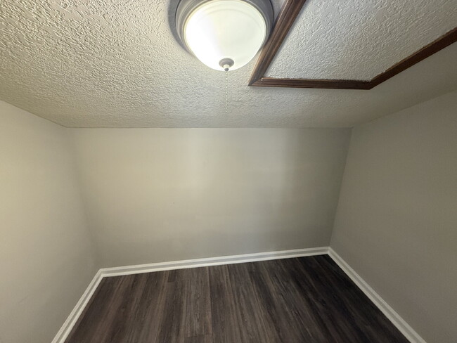 Building Photo - FOR RENT:  3 BEDROOM 2.5 BATHROOM TOWNHOME...